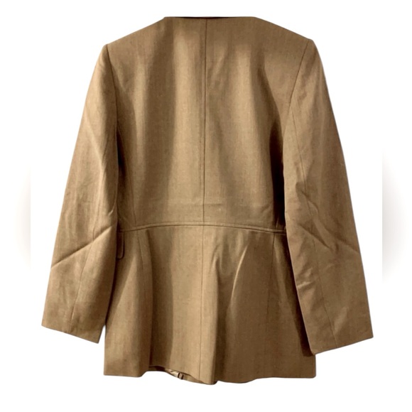 Blazer - Picture 2 of 2